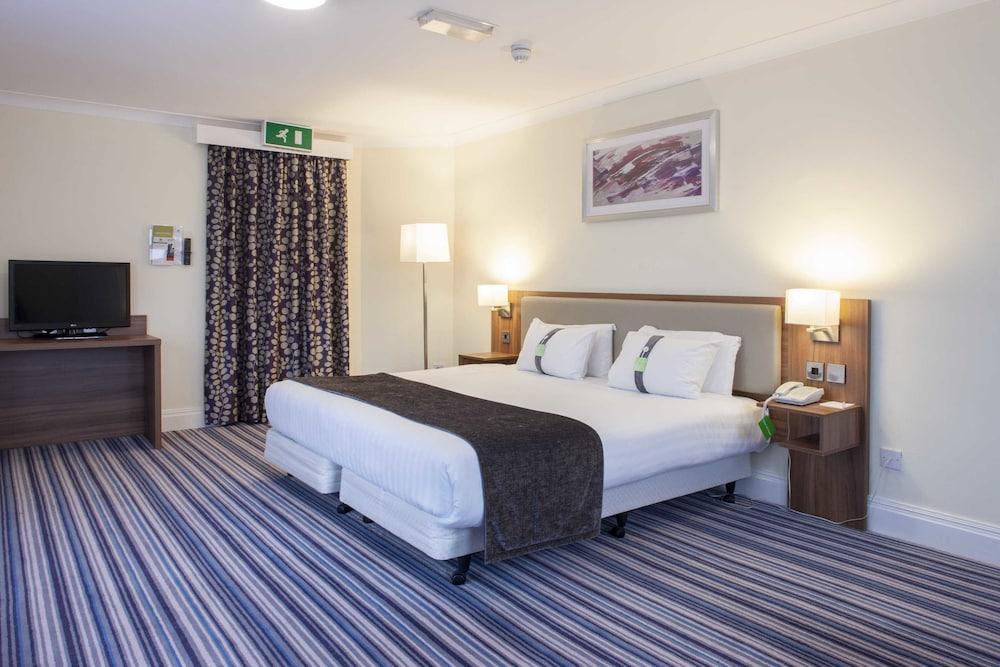 Holiday Inn Colchester By Ihg Exterior photo