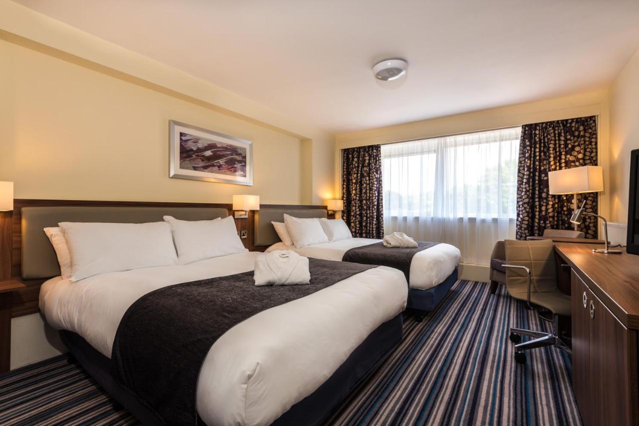 Holiday Inn Colchester By Ihg Exterior photo
