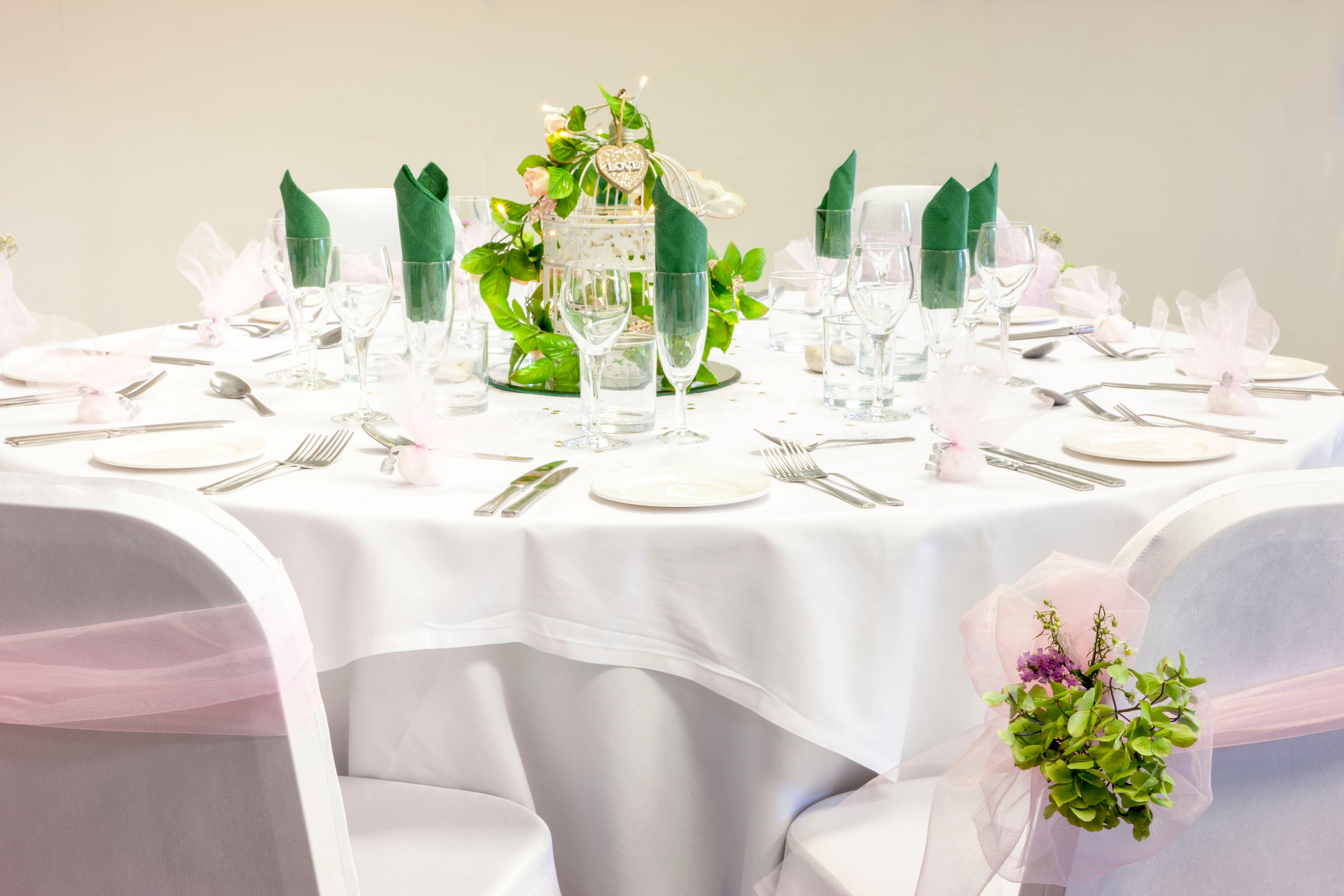 Holiday Inn Colchester By Ihg Exterior photo